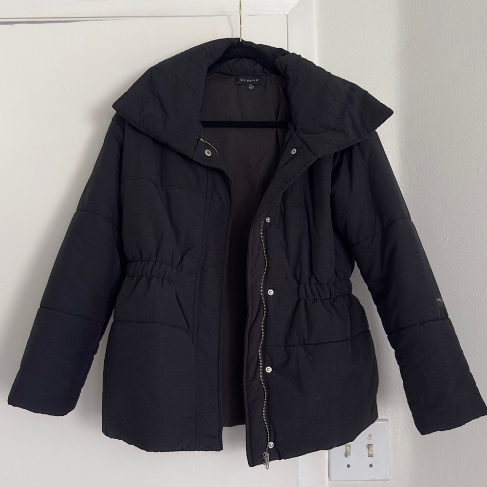 Blu Pepper wing collar puffer jacket